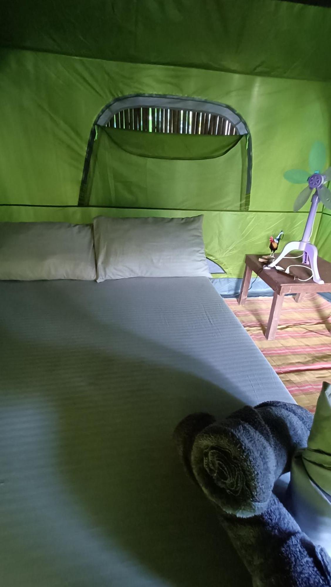 Tony'S Country Glamping With Chalet With Private Wash Room Accommodation Ель-Нідо Екстер'єр фото